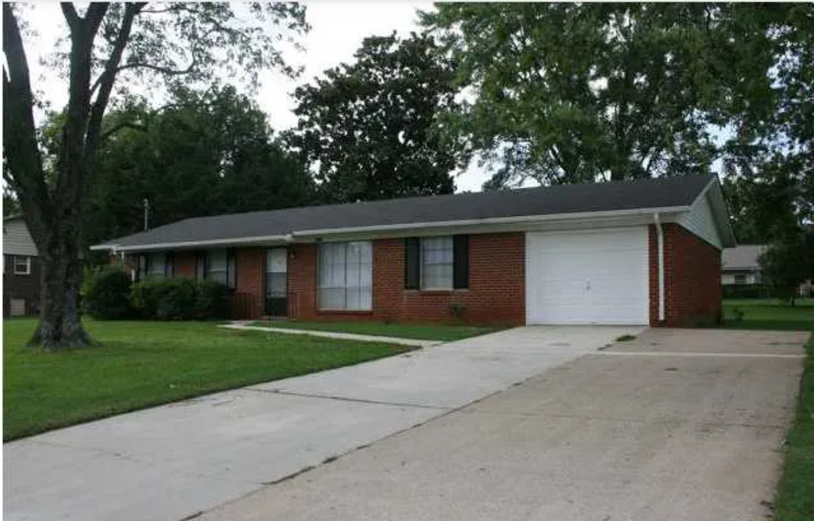 1819 Chapman Avenue 2012 - driveway view.png