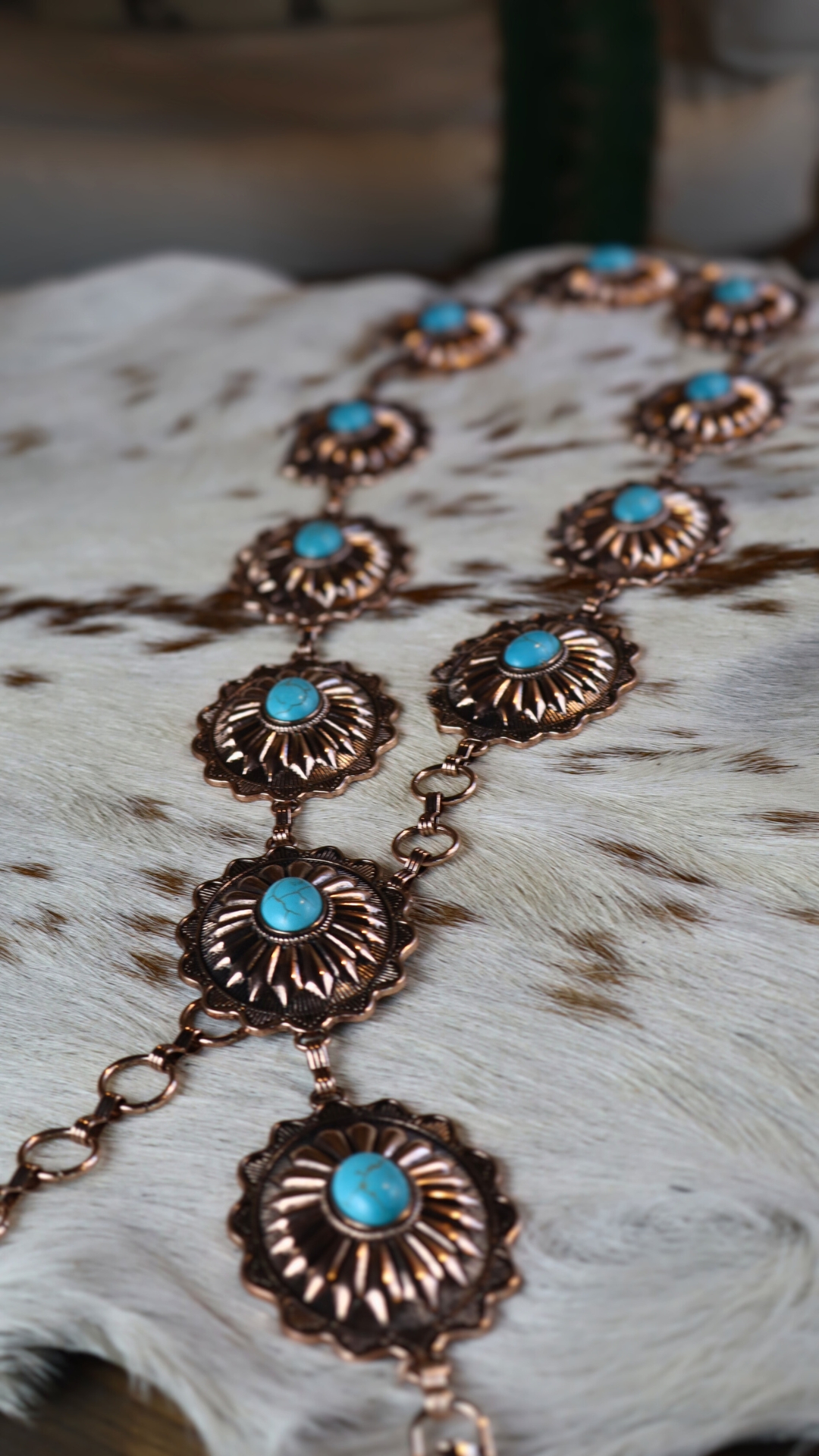 THE BRONZE TURQUOISE CHAIN BELT | Queeny display picture 3