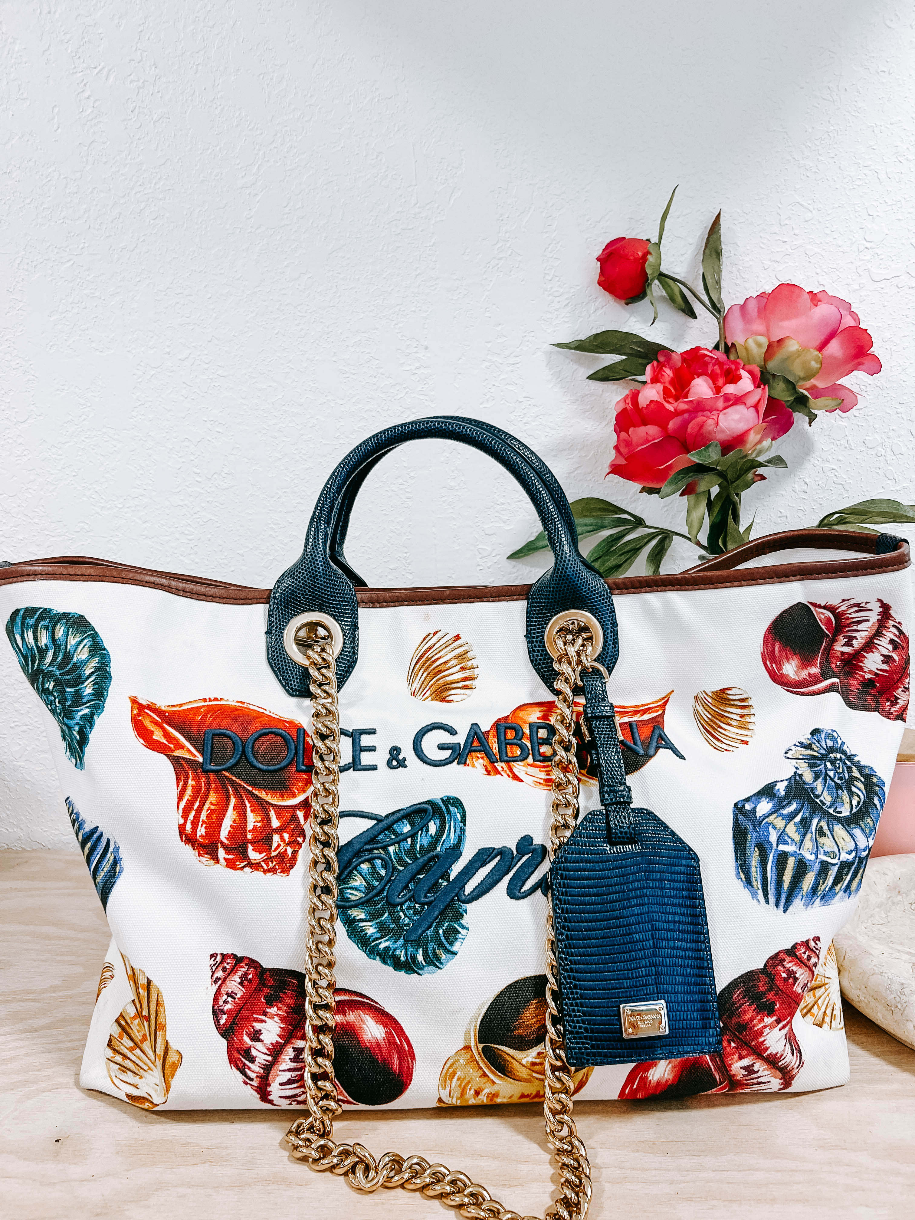 Pre-Owned Dolce & Gabbana Limited Edition Capri Shell Tote