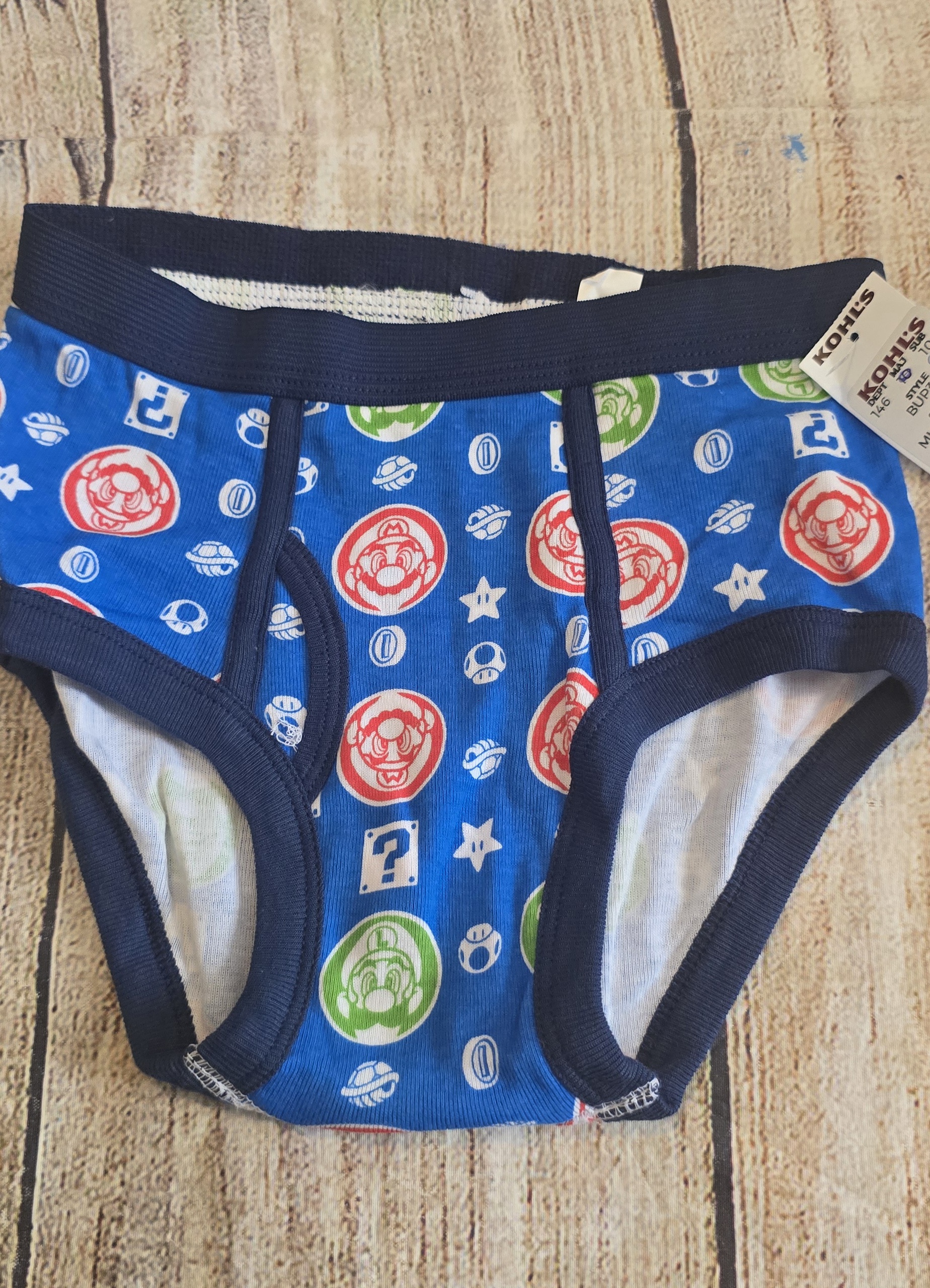 1 Pair Boys Briefs, Size 6, Mario K4